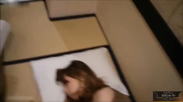 下药迷倒非常有气质靓丽的母女俩 极品母女双飞超刺激的体验 太爽了受不了无套慢慢抽插全射在骚逼内